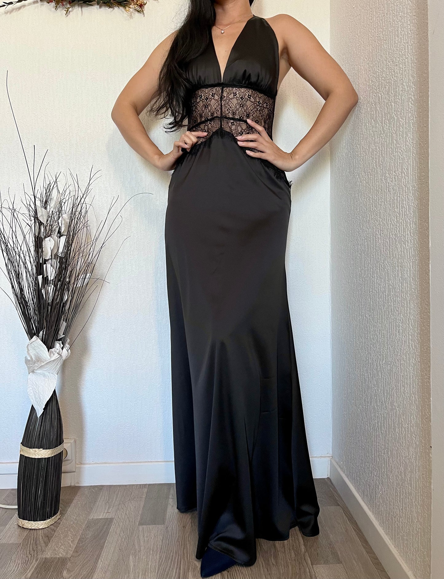 ROBE SATIN NOIR