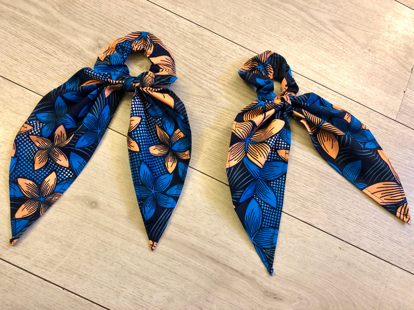 CHEVEUX ACCESSOIRES WAX BLEU HOA